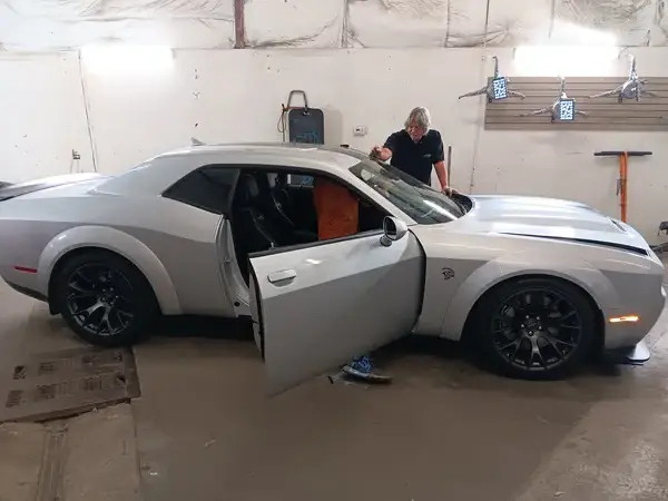 windshield-repair-1_600x